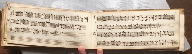<strong>Raccolta di 142 esercizi per strumento o canto</strong> (fine XVII secolo – inizio XVIII)